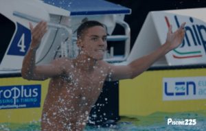 Lire la suite à propos de l’article Popovici bat le record du monde du 100 m nage libre